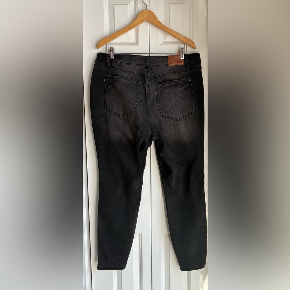 Judy Blue Black Skinny Jeans - Picture 3 of 5